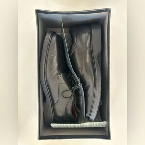 Johnston & Murphy Black Genuine Leather Modern Oxfords Square Toe